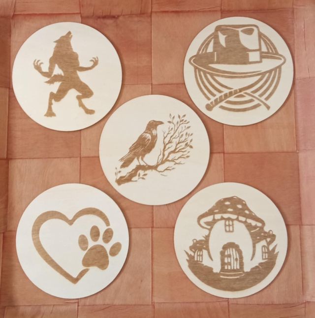 Drewniana podkładka pod kubek